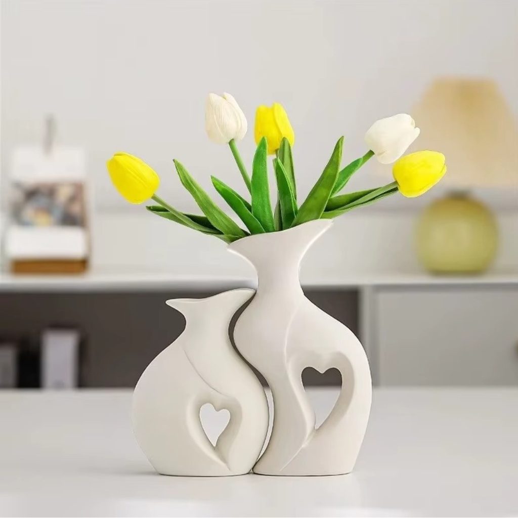 The Corvix Nordic Heart Couple Vase Set