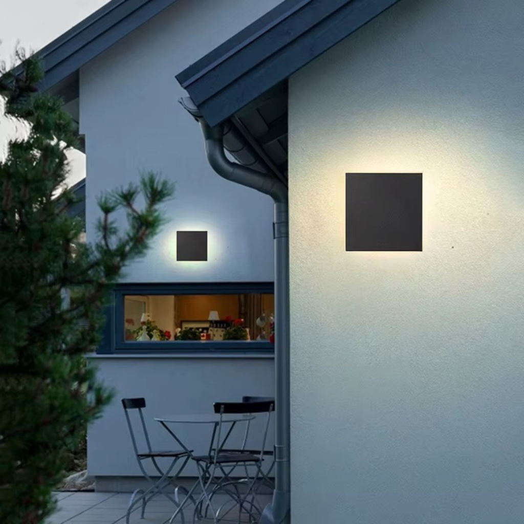 The Alunix IP65 LED Wall Lamp