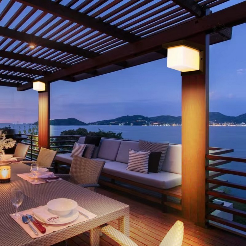 The Alvessa Waterproof LED Outdoor Wall Light