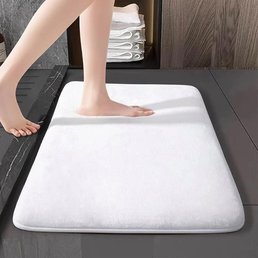 The Aquasoft Non Slip Absorbent Bathroom Mat