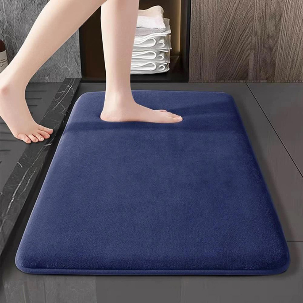The Aquasoft Non Slip Absorbent Bathroom Mat