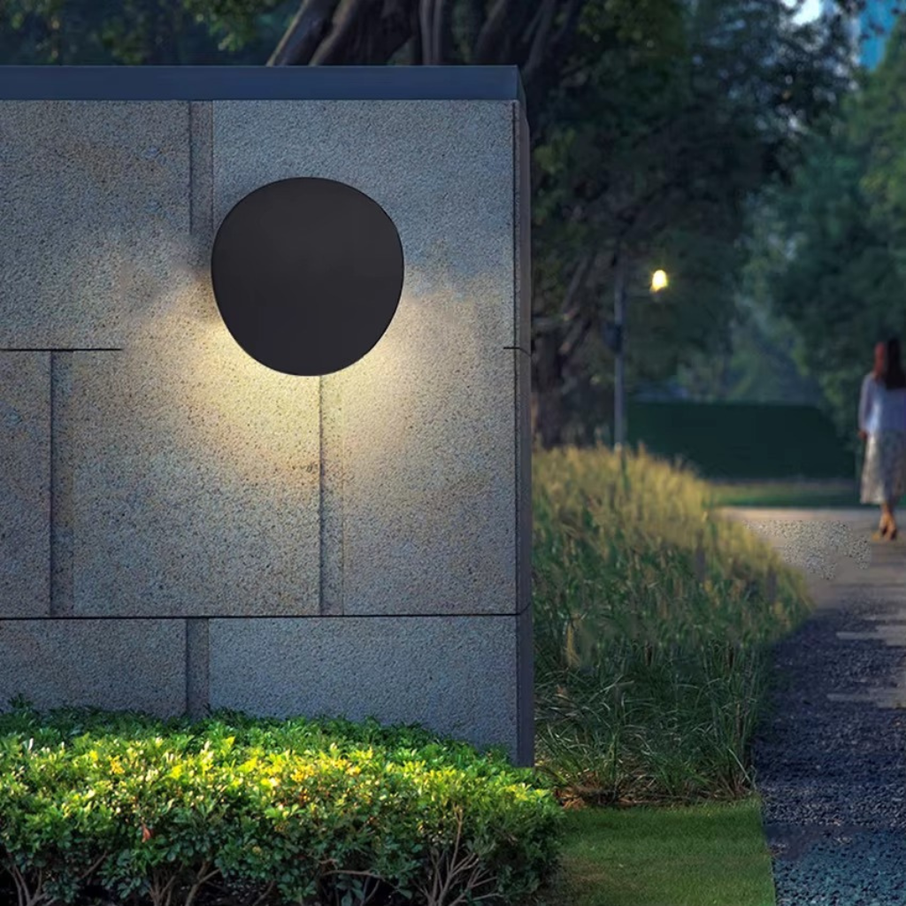 The Aquix Aluminum LED Wall Light