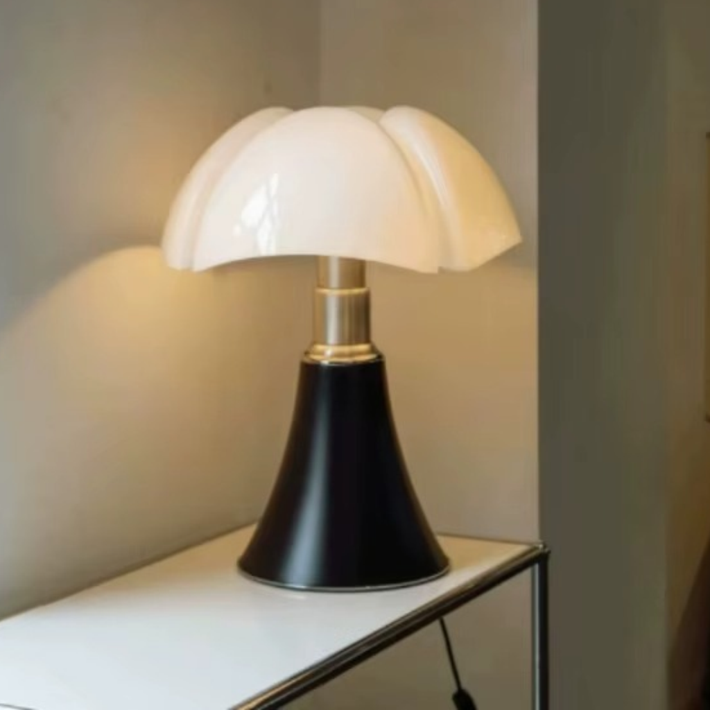 The Batelle Vintage Styled Bauhaus Petal Table Lamp
