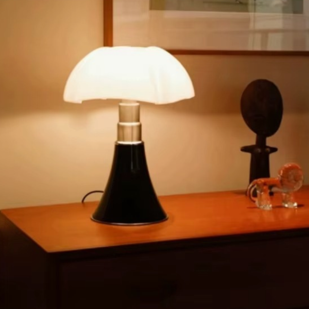 The Batelle Vintage Styled Bauhaus Petal Table Lamp