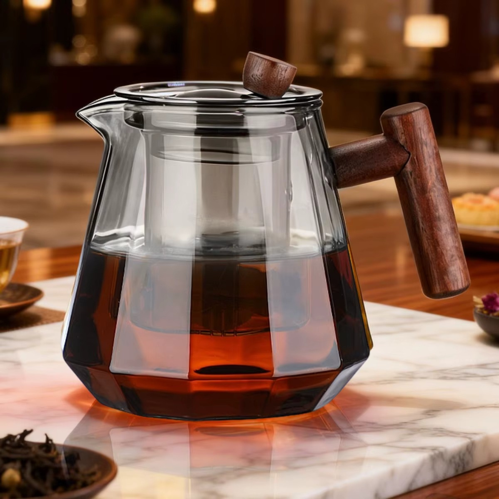 The Borowood Glass Teapot With Removable Infuser