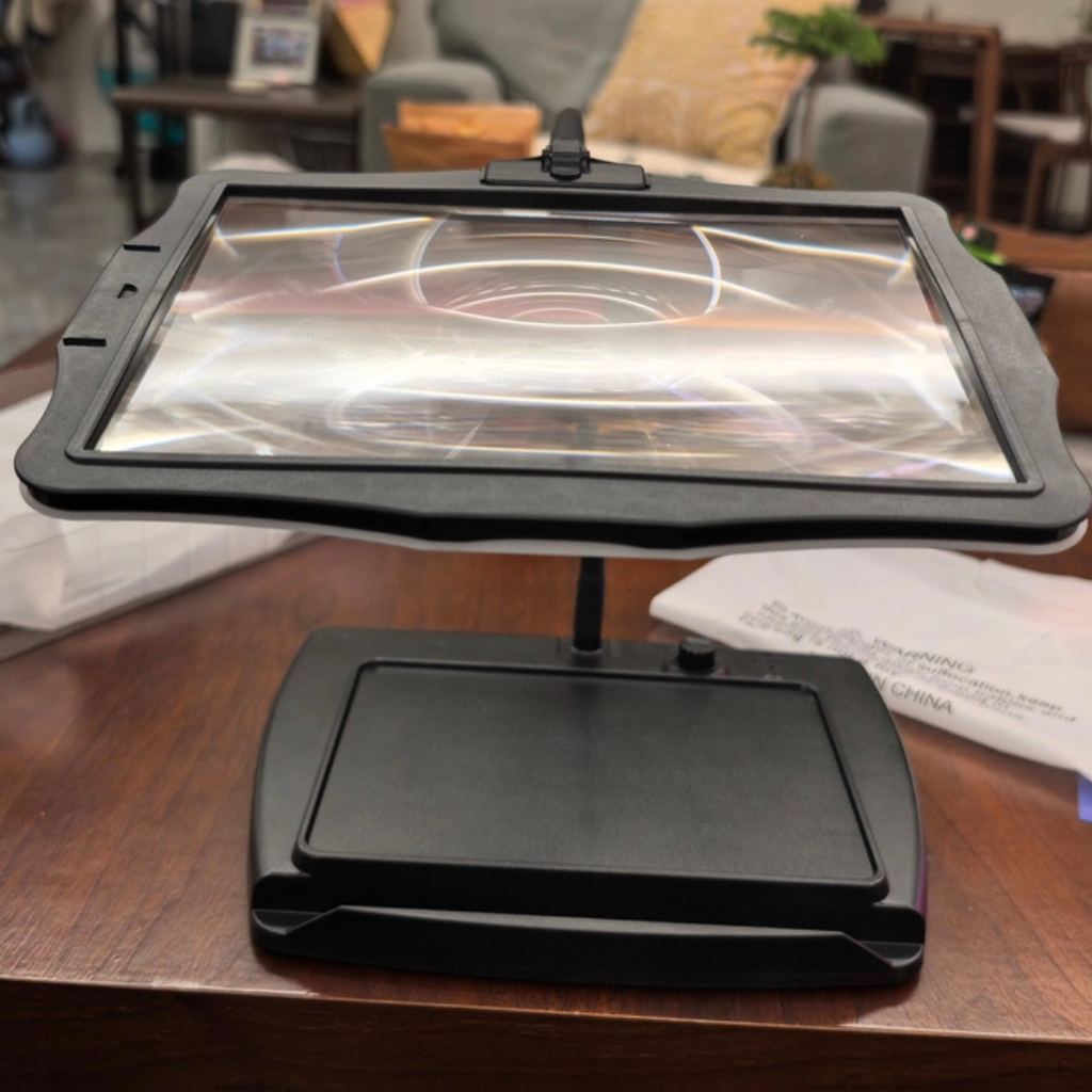 The Clarivor 20x LED Desktop Magnifying Lamp