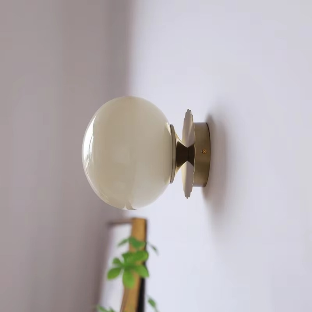 The Crèmeva Retro Glass Wall Lamp