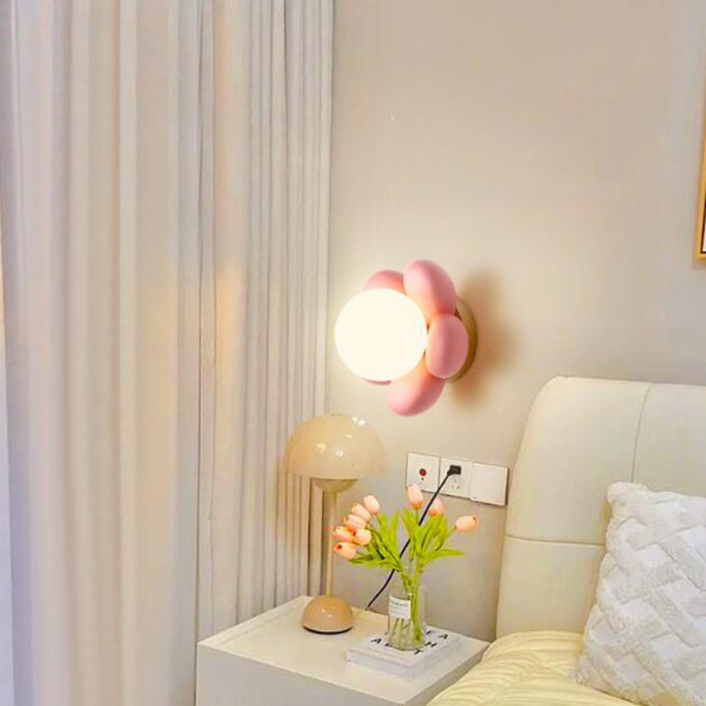 The Florenne Flower Resin LED Wall Light