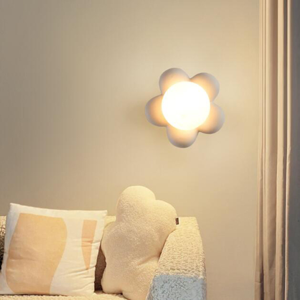 The Florenne Flower Resin LED Wall Light