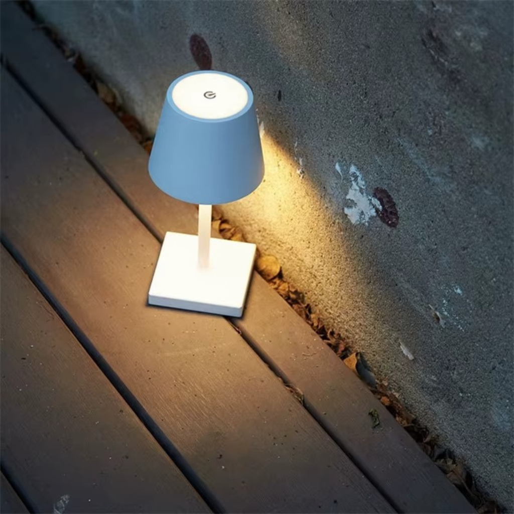 The Metrix Wireless Table Bedside Light