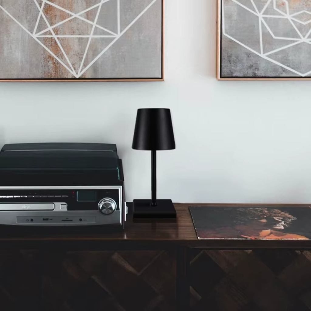 The Metrix Wireless Table Bedside Light