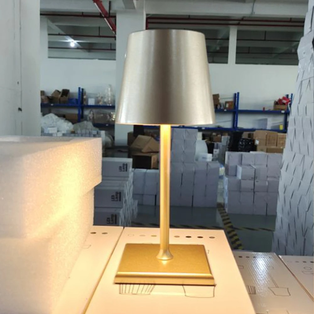 The Metrix Wireless Table Bedside Light