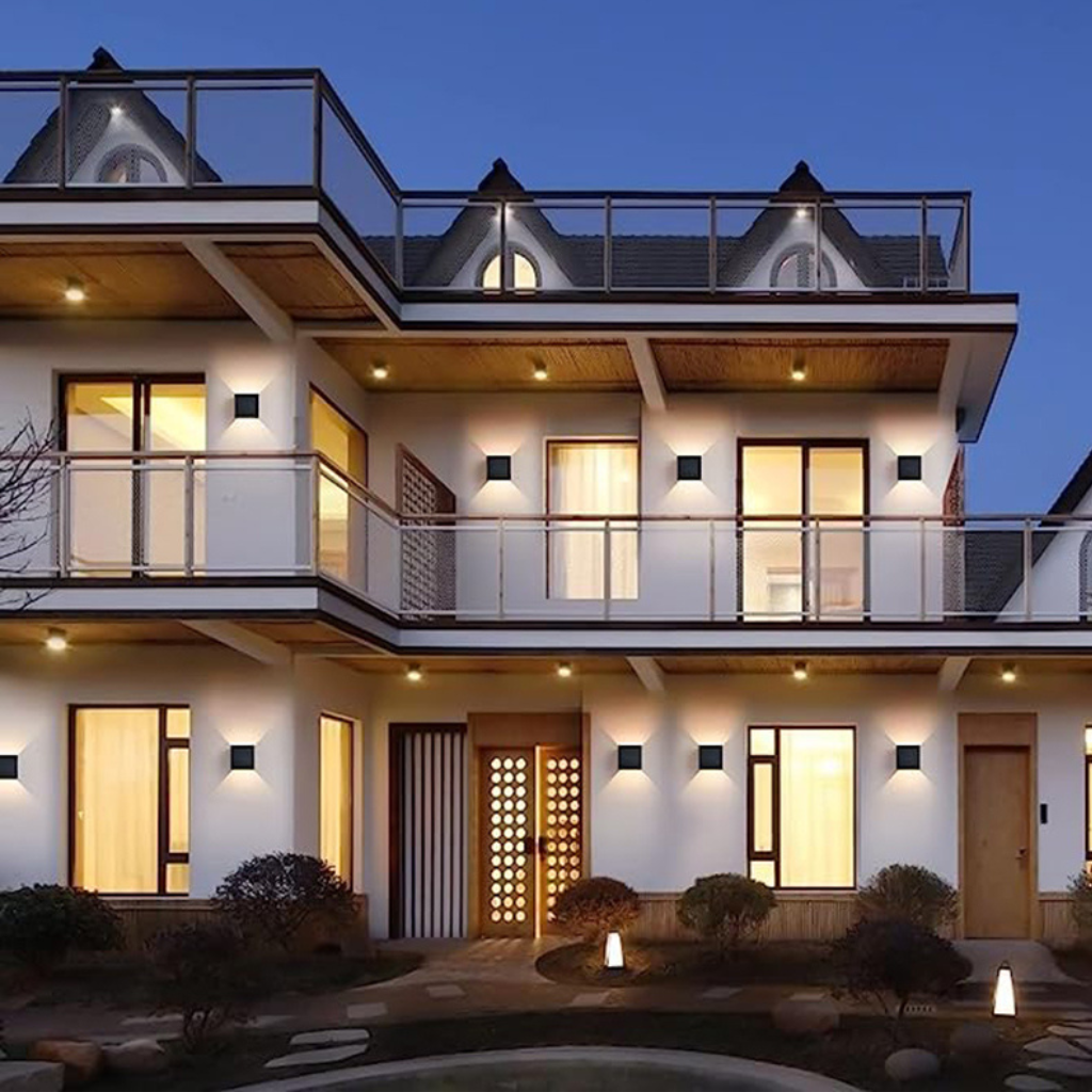 The Smartora WiFi LED Outdoor Wall Light