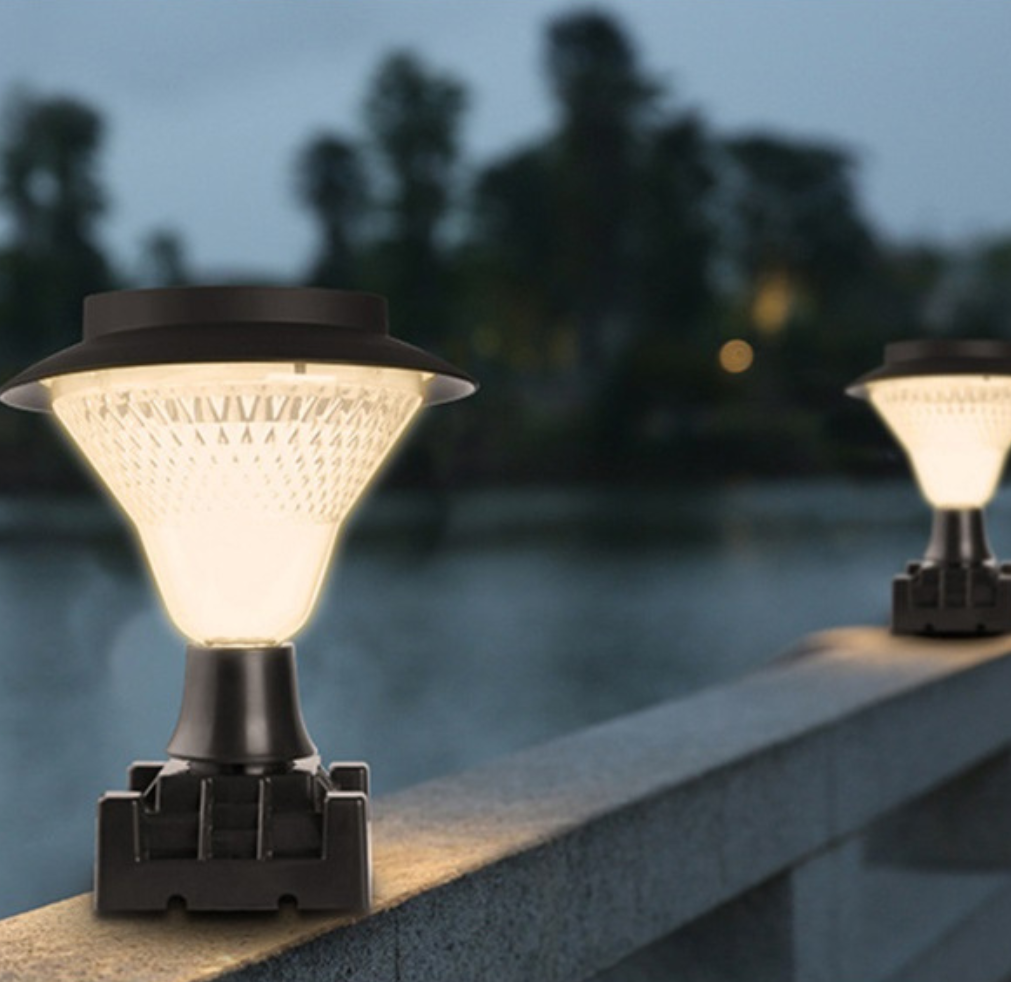 The Solera Waterproof Solar LED Lawn Light
