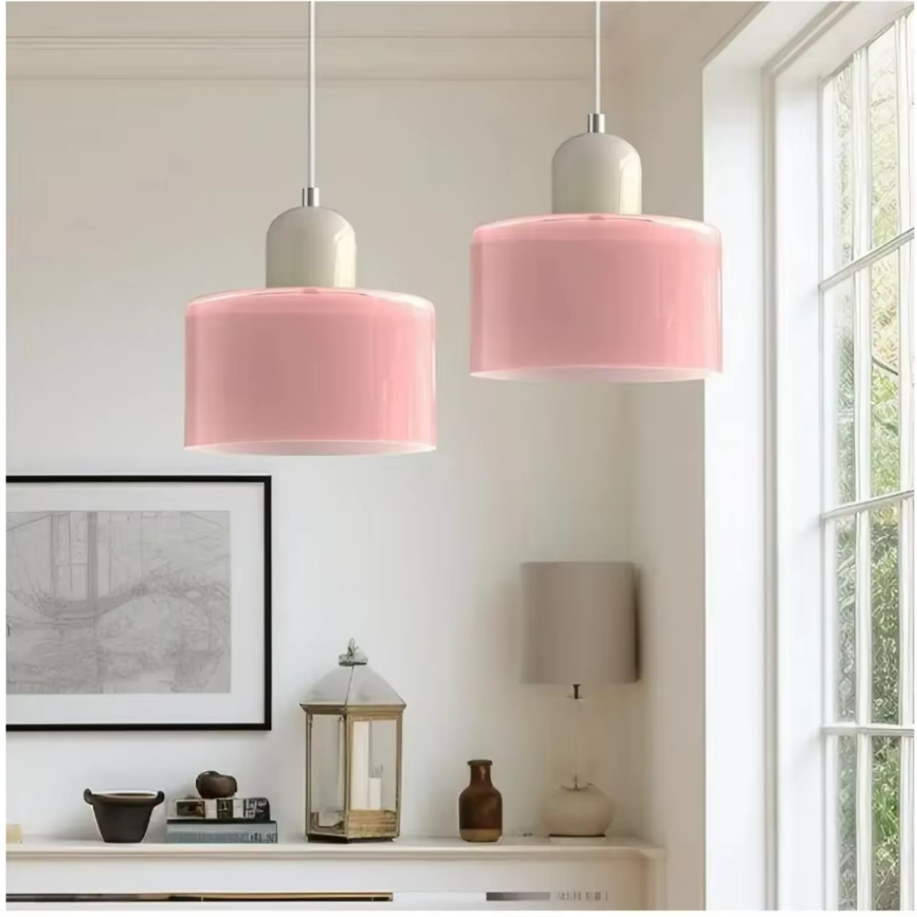The Vitrisse Vintage Styled Stained Glass Pendant Light