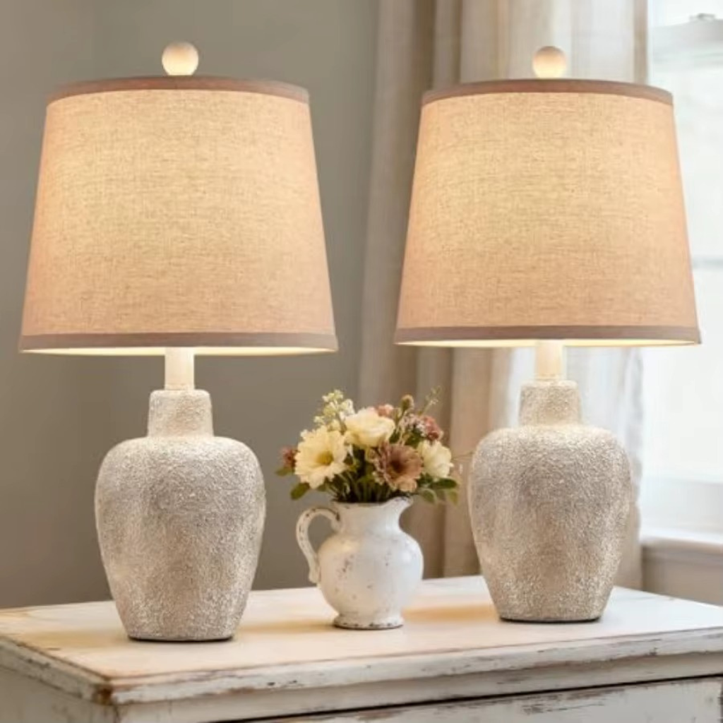 The Whitora Rustic Cottage Table Lamp